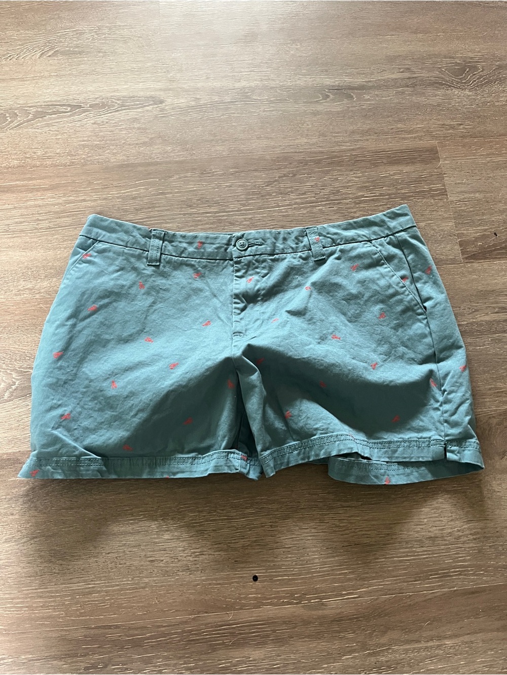 Magellan Women’s  Shorts with red lobsters Accent Embroidery size 16